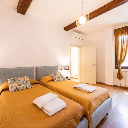 Apartamento Santa Croce Palace *