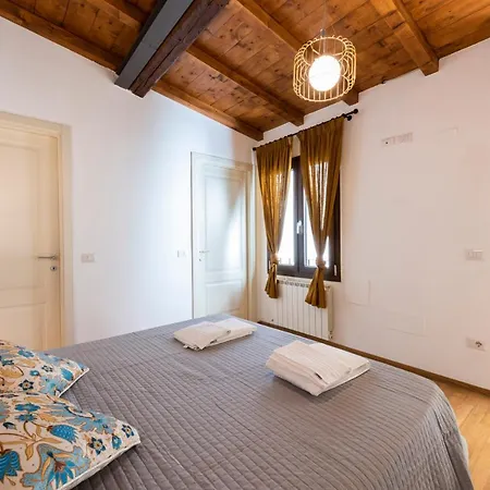 Apartamento Santa Croce Palace *