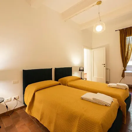 Santa Croce Palace By Mmega Apartment