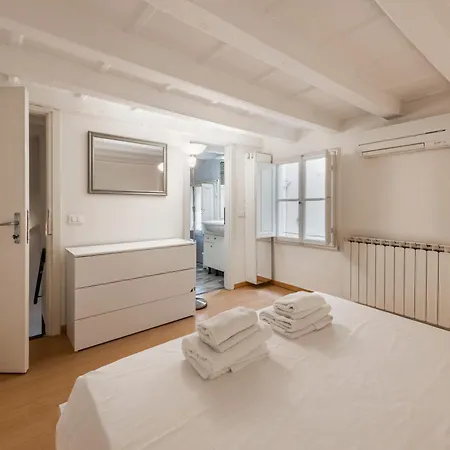 Santa Croce Palace Apartamento *
